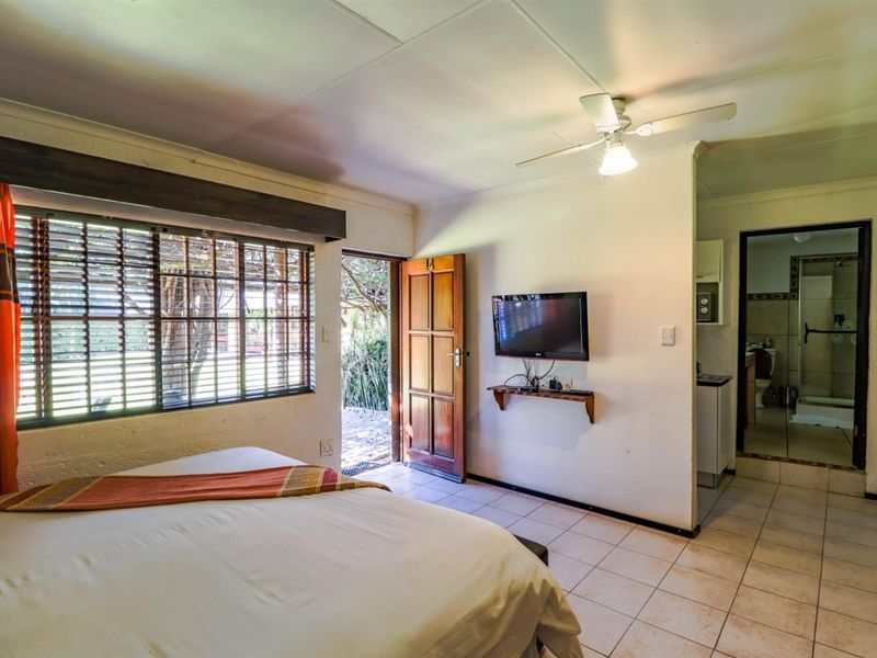 Lodge For Sale in Vorna Valley, Midrand - Photo 4
