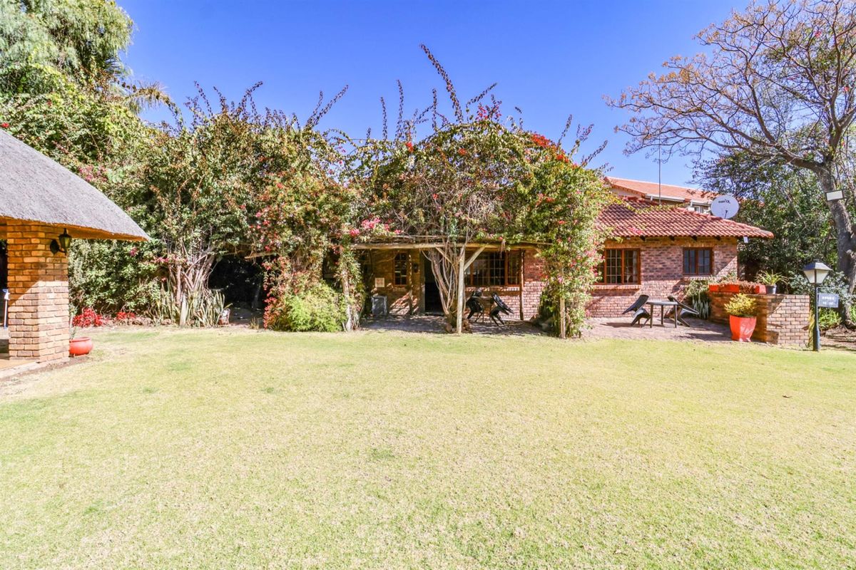 Lodge For Sale in Vorna Valley, Midrand - Photo 3