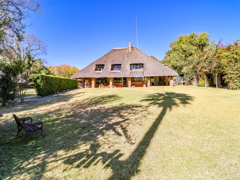 Lodge For Sale in Vorna Valley, Midrand - Photo 2