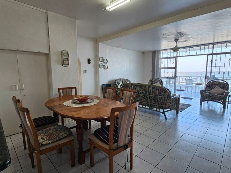 Beachfront Bliss with Spectacular Ocean Views in Ramsgate - Photo 4