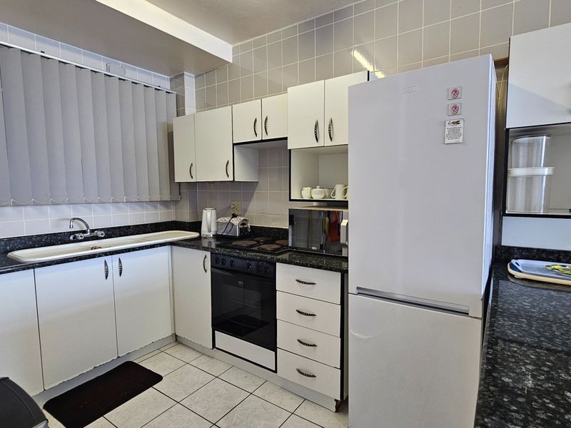 Beachfront Bliss with Spectacular Ocean Views in Ramsgate - Photo 5