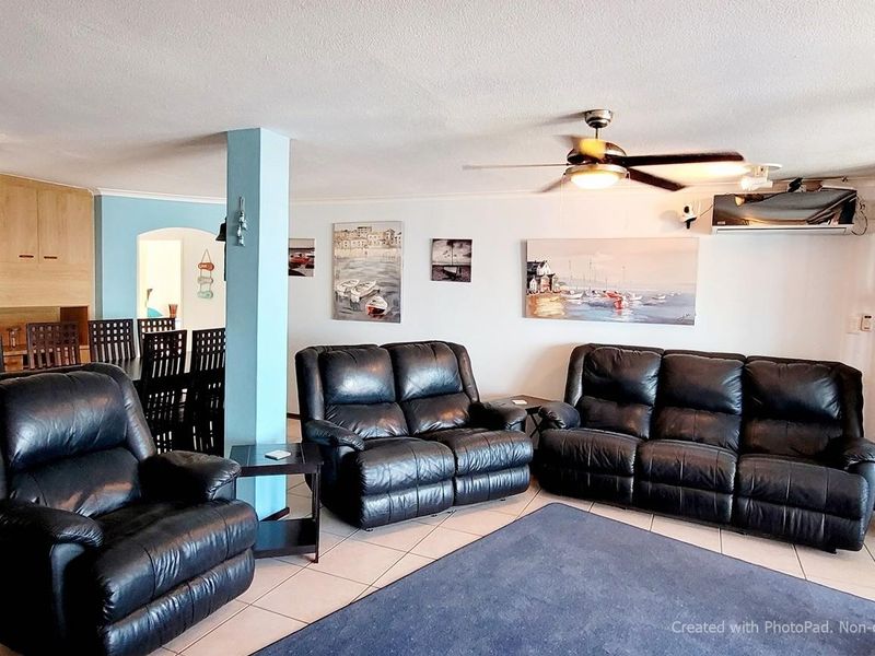 Apartment For Sale in Manaba Beach, Margate, KwaZulu Natal - Photo 2