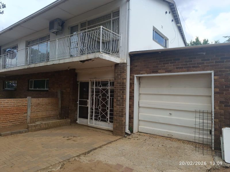 4 Bedroom House for Sale in Roosheuwel, Klerksdorp. - Photo 8