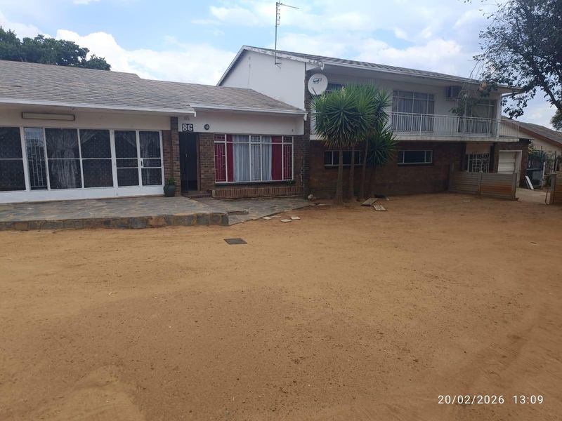 4 Bedroom House for Sale in Roosheuwel, Klerksdorp. - Photo 7