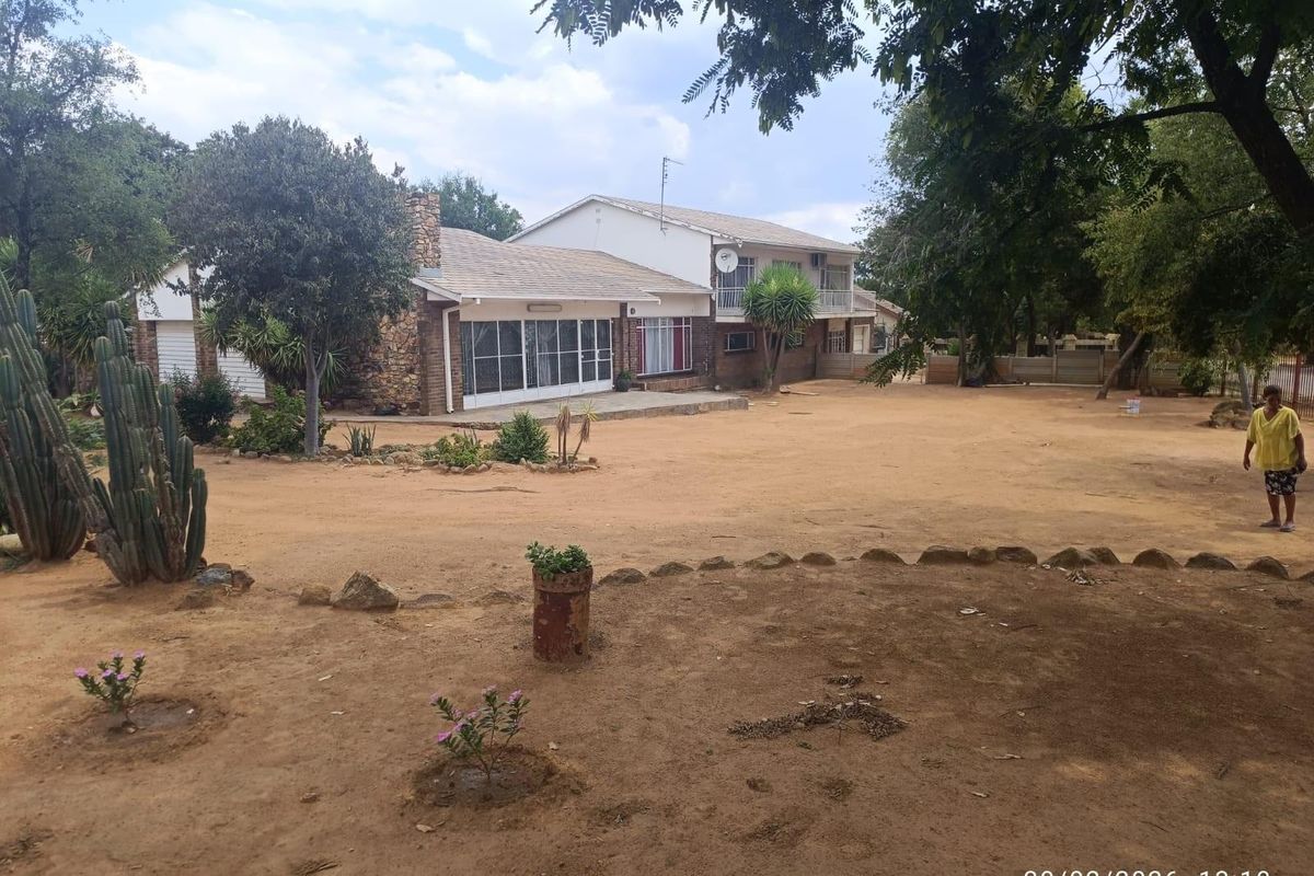 4 Bedroom House for Sale in Roosheuwel, Klerksdorp. - Photo 5