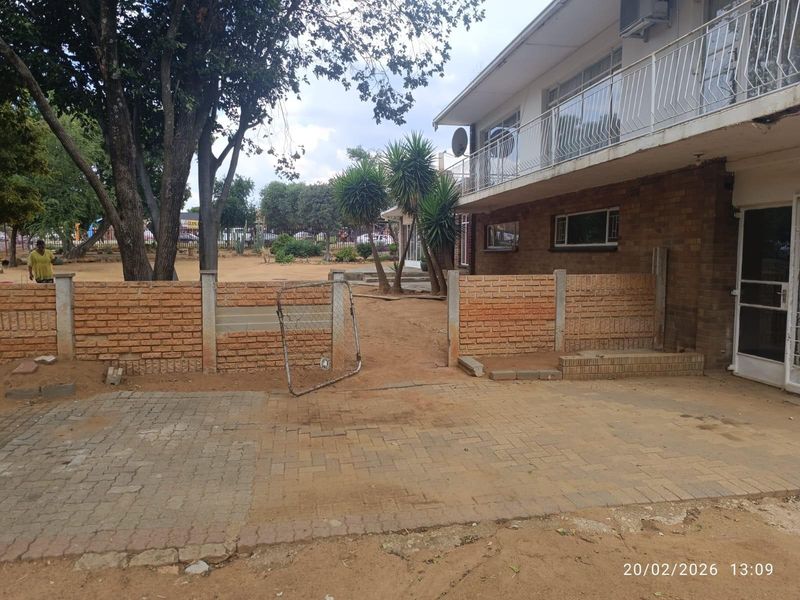 4 Bedroom House for Sale in Roosheuwel, Klerksdorp. - Photo 9