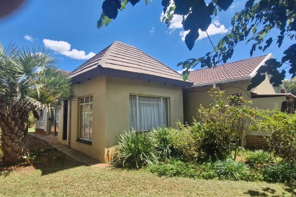 Off the Grid house For Sale in Doringkruin, Klerksdorp, North West - Photo 2