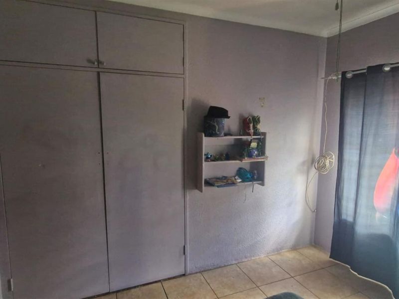 Off the Grid house For Sale in Doringkruin, Klerksdorp, North West - Photo 5