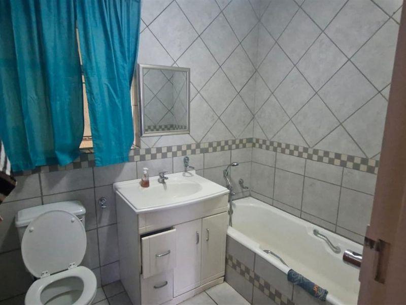 Off the Grid house For Sale in Doringkruin, Klerksdorp, North West - Photo 8