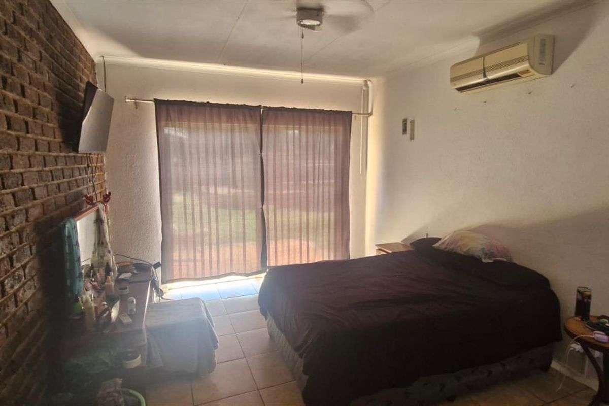 Off the Grid house For Sale in Doringkruin, Klerksdorp, North West - Photo 4