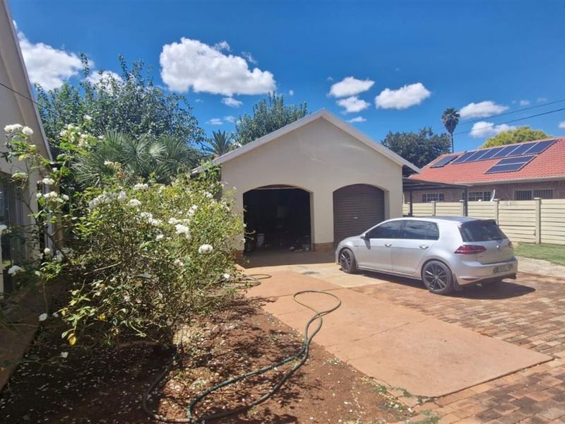 Off the Grid house For Sale in Doringkruin, Klerksdorp, North West - Photo 3