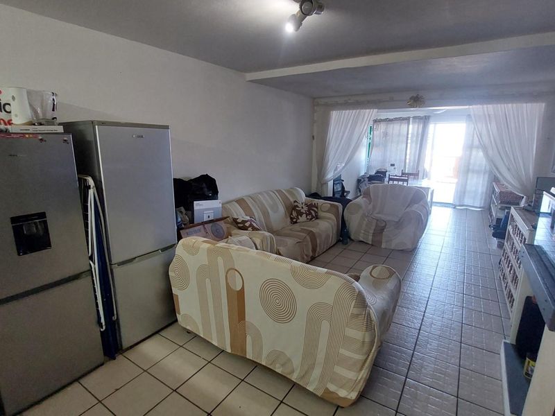 2 Bedroom Apartment For Sale, Margate, KwaZulu Natal - Photo 7