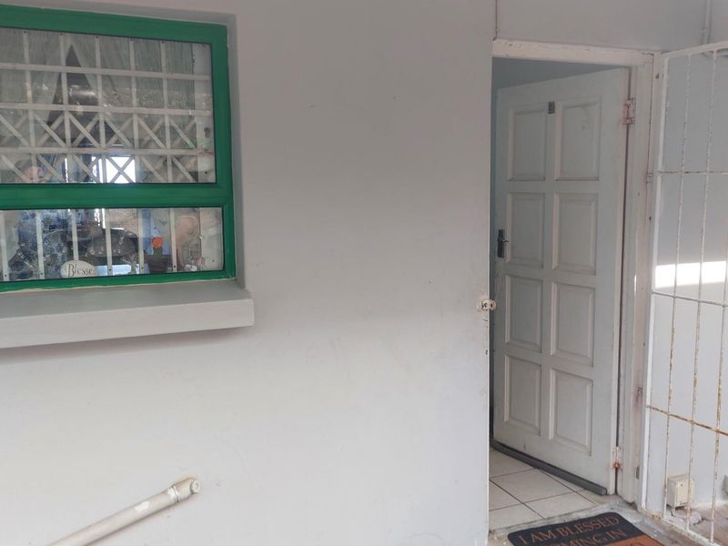 2 Bedroom Apartment For Sale, Margate, KwaZulu Natal - Photo 4