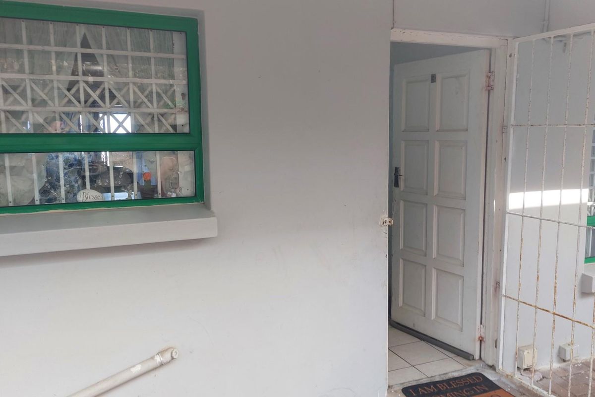 2 Bedroom Apartment For Sale, Margate, KwaZulu Natal - Photo 4