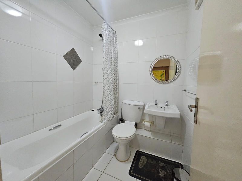 Apartment For Sale in North Beach, Durban, KwaZulu Natal - Photo 6