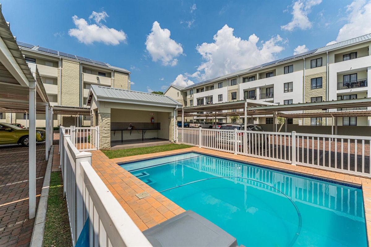 Apartment for sale in Edenburg ,Sandton - Photo 2