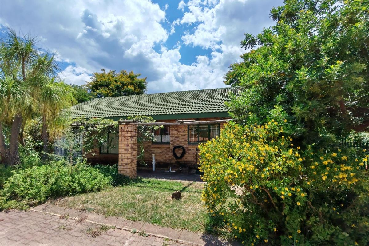 Zero Levy, Full Title Three bedroom Townhouse for sale in Bela Bela - Photo 5