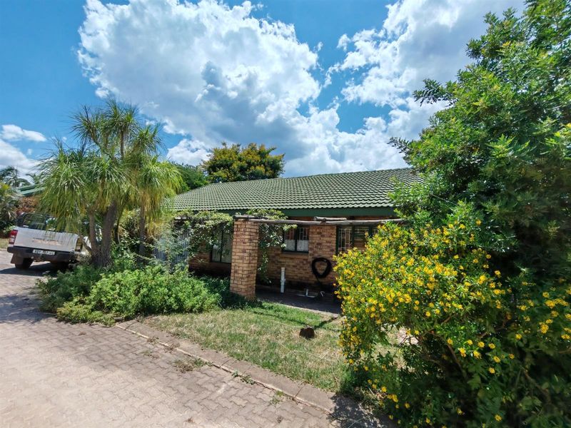 Zero Levy, Full Title Three bedroom Townhouse for sale in Bela Bela - Photo 6