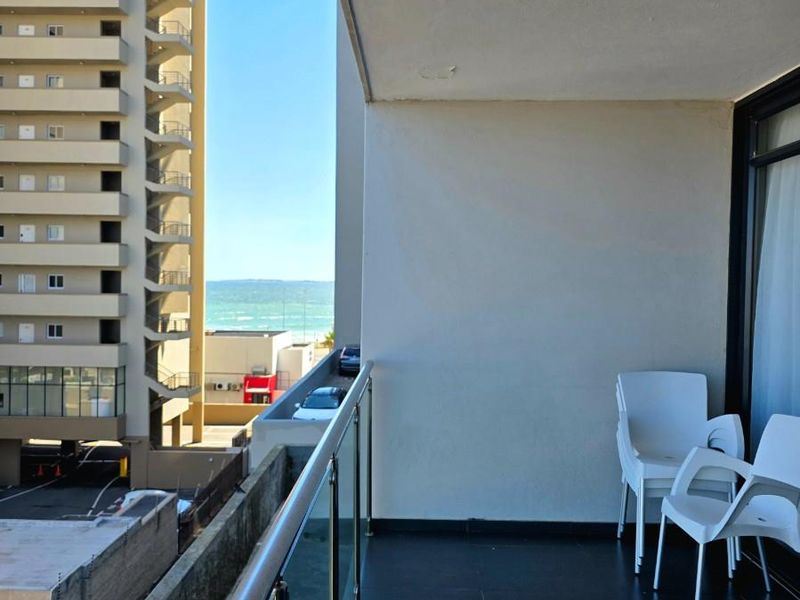 2 Bedroom Beachfront Apartment - Photo 2