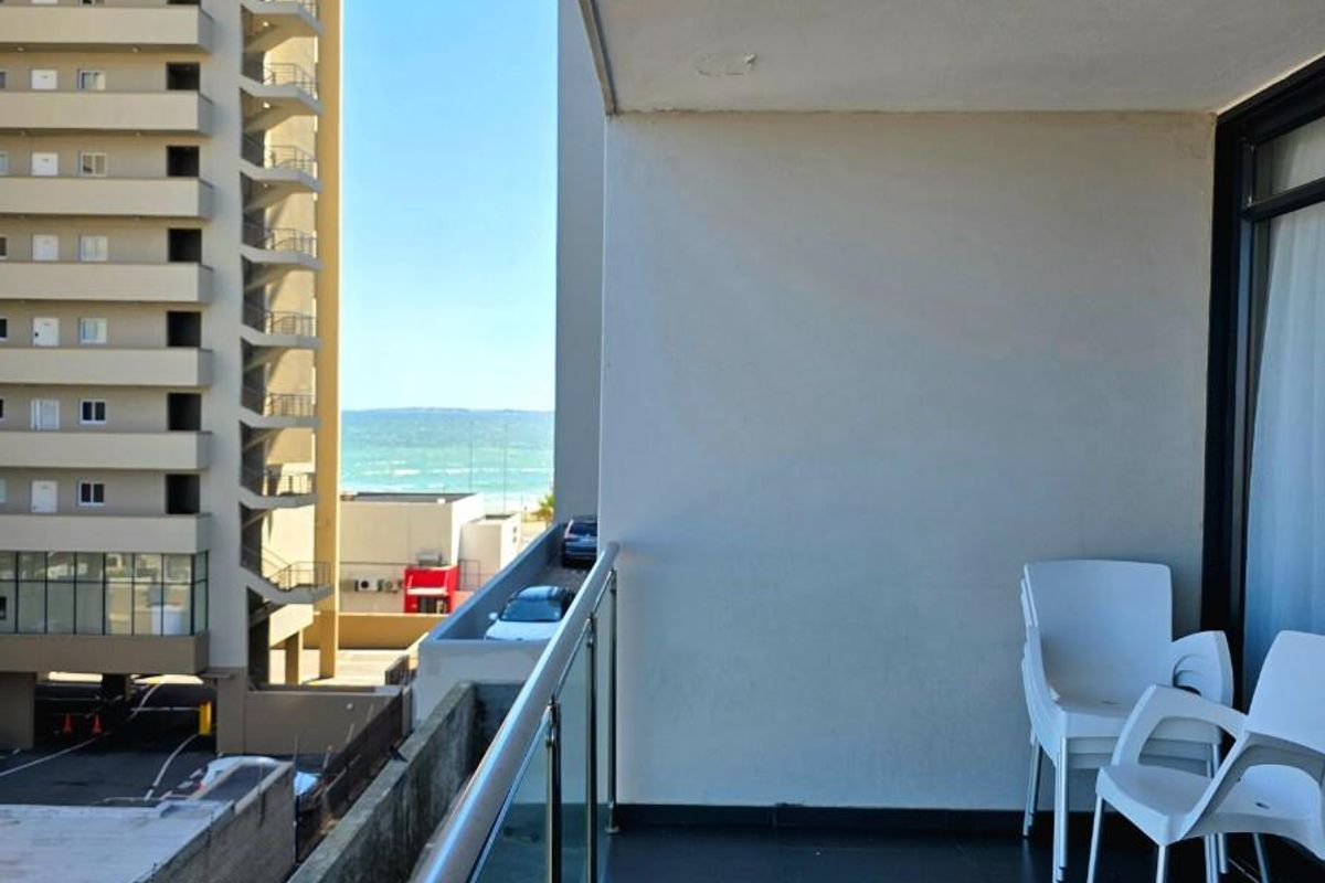 2 Bedroom Beachfront Apartment - Photo 2
