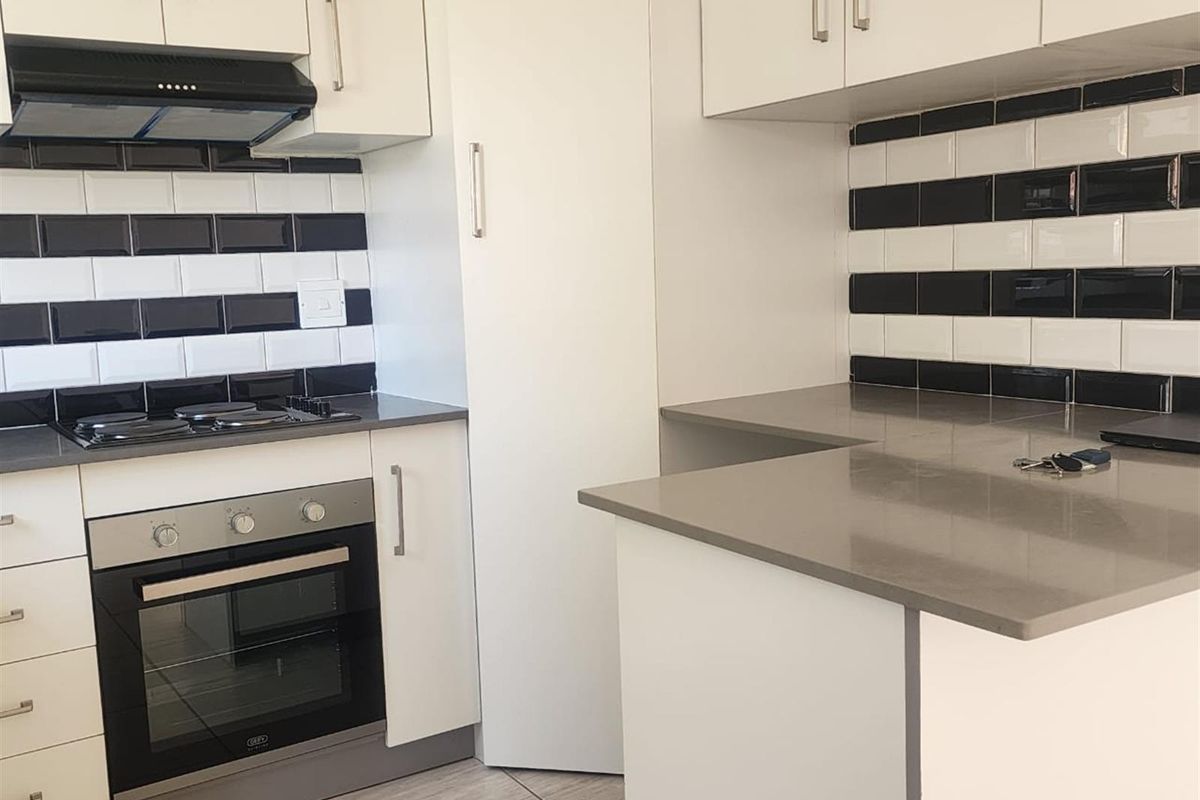 Townhouse For Sale in Elandspark, Johannesburg - Photo 3