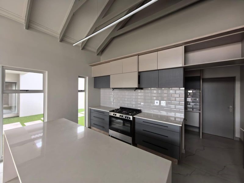 Be the First to Call This Masterpiece Home: Ultra-Modern Luxury Awaits in El Toro Park, Kimberley! - Photo 7