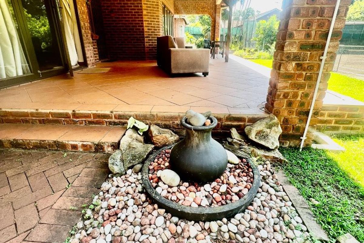 Exceptional lifestyle home with tennis court, entertainment wing, pool, and flatlet - Photo 4