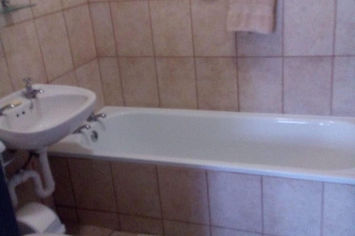 2-Bedroom Fully Furnished Apartment for Rent - Photo 4