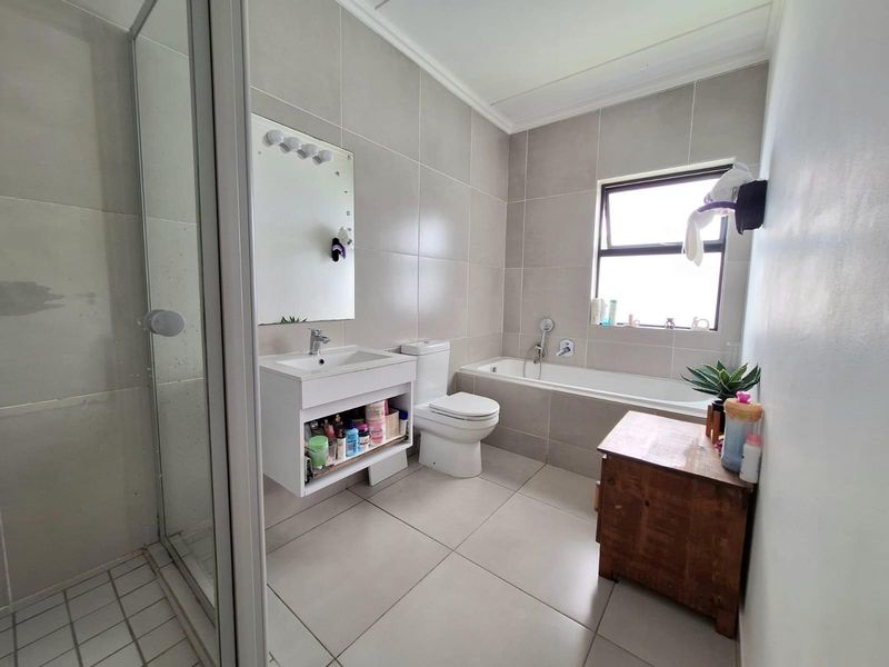 First Floor Apartment For Sale in Ballito Village, Ballito, KwaZulu Natal - Photo 10