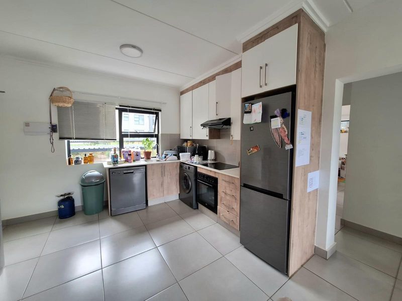 First Floor Apartment For Sale in Ballito Village, Ballito, KwaZulu Natal - Photo 2