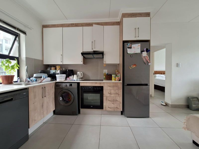 First Floor Apartment For Sale in Ballito Village, Ballito, KwaZulu Natal - Photo 3