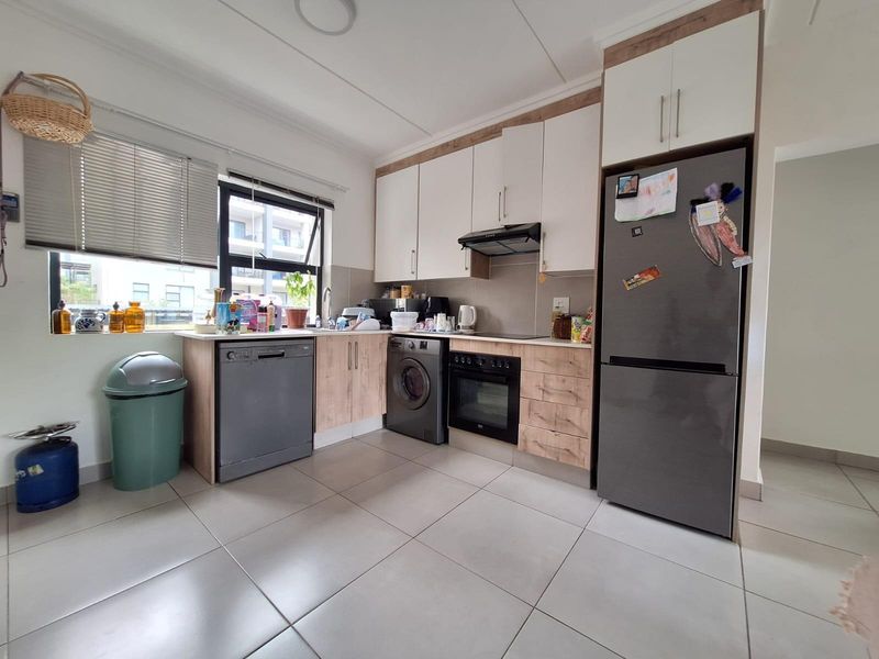 First Floor Apartment For Sale in Ballito Village, Ballito, KwaZulu Natal - Photo 4