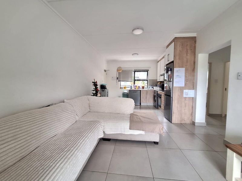 First Floor Apartment For Sale in Ballito Village, Ballito, KwaZulu Natal - Photo 5