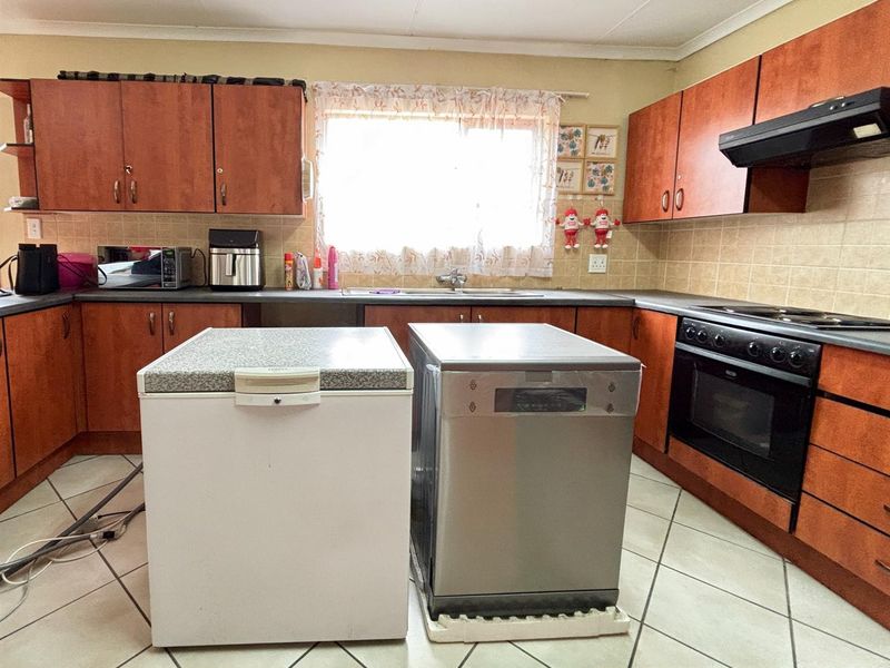 Charming 3 bedroom townhouse - Vaalpark - Photo 5