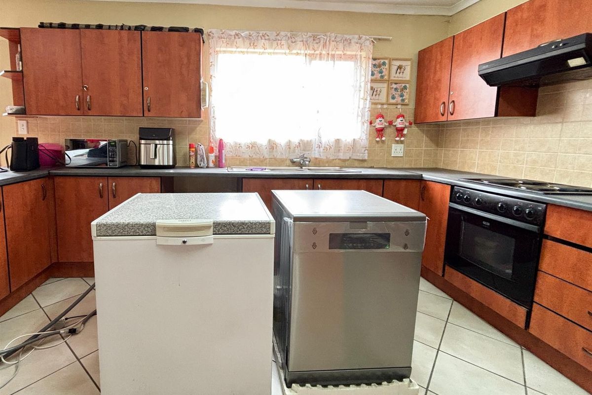 Charming 3 bedroom townhouse - Vaalpark - Photo 5