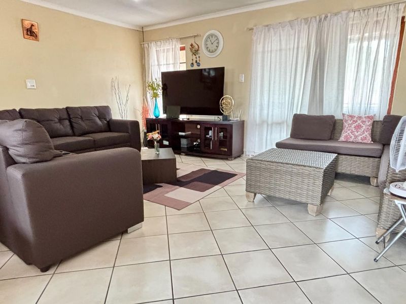 Charming 3 bedroom townhouse - Vaalpark - Photo 3