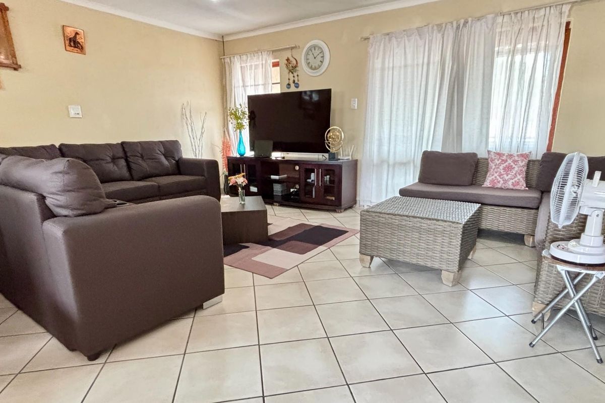 Charming 3 bedroom townhouse - Vaalpark - Photo 3