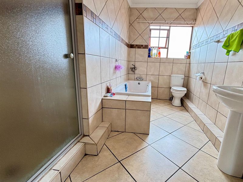 Charming 3 bedroom townhouse - Vaalpark - Photo 10