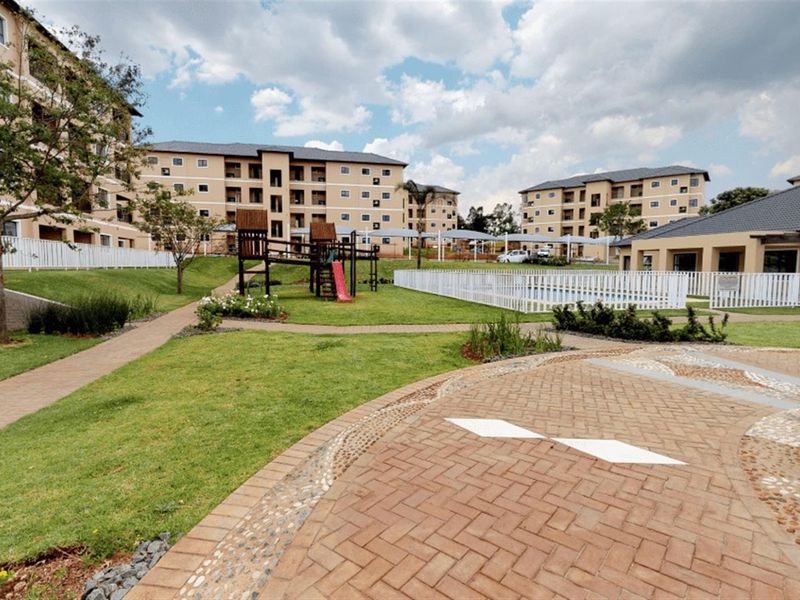 R7000.00 Executive 1 bed Apartment To Rent in Comet, Boksburg - Photo 5