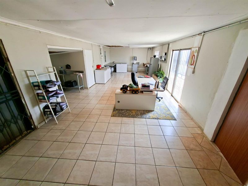 Small Holding For Sale in Glen Austin AH, Midrand - Photo 6