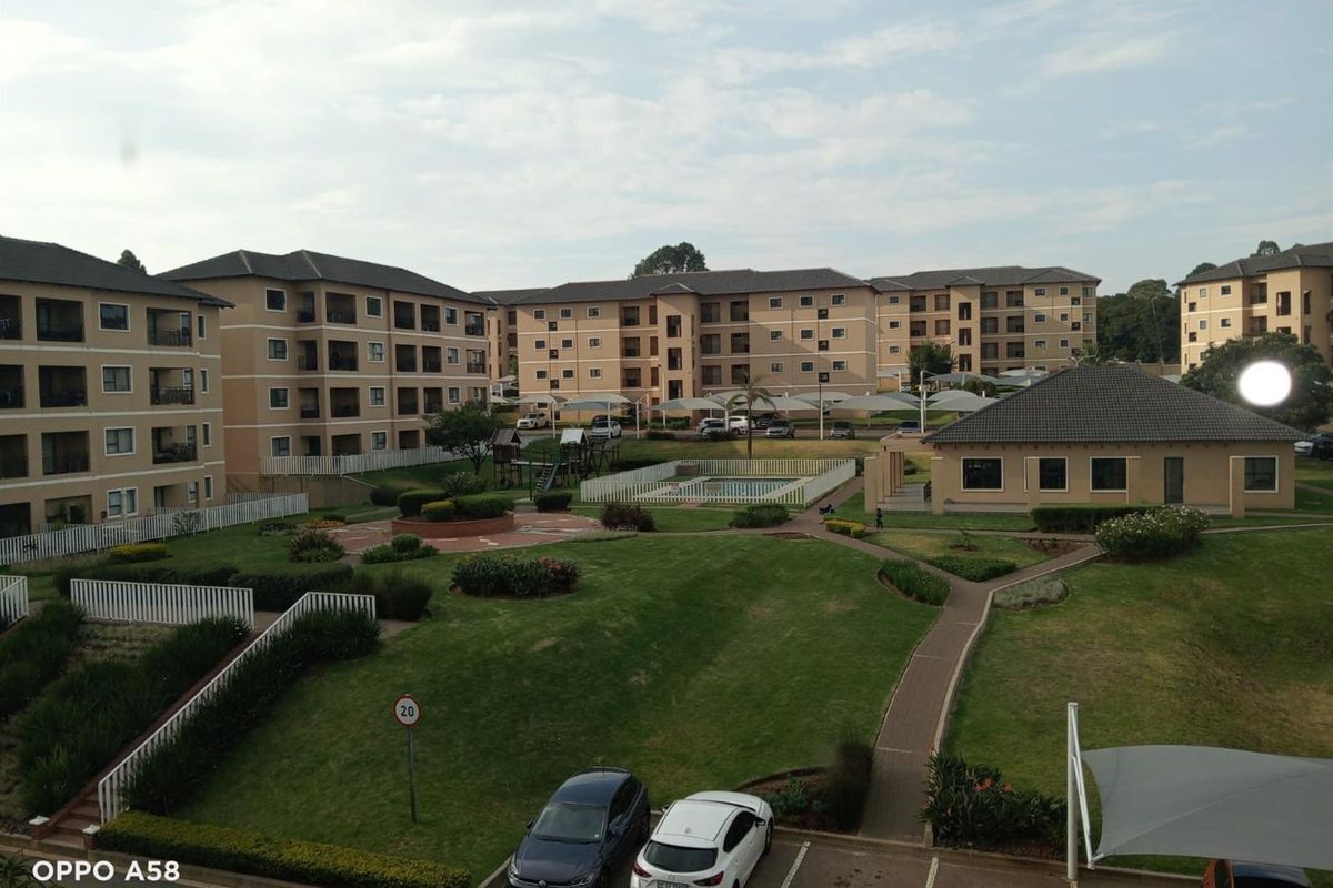 Executive Apartment To Rent at Royal Reef Liliaton, Boksburg - Photo 2