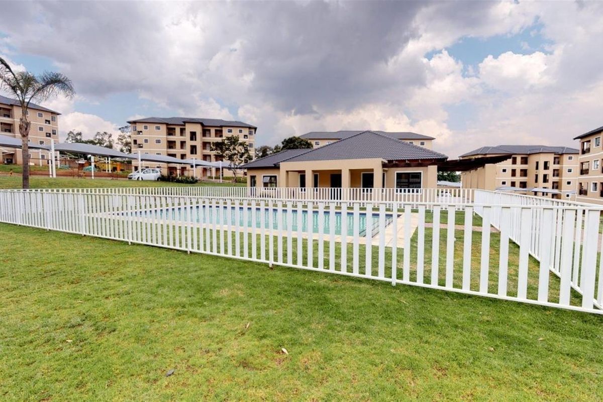 Executive Apartment To Rent at Royal Reef Liliaton, Boksburg - Photo 4