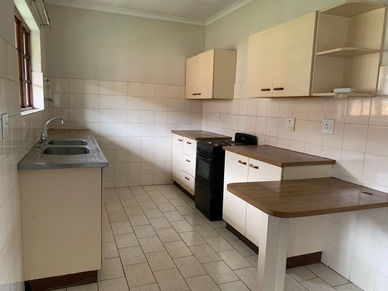 Beautiful Sectional Title Townhouse for Rent - Secure and Well-Maintained - Photo 6