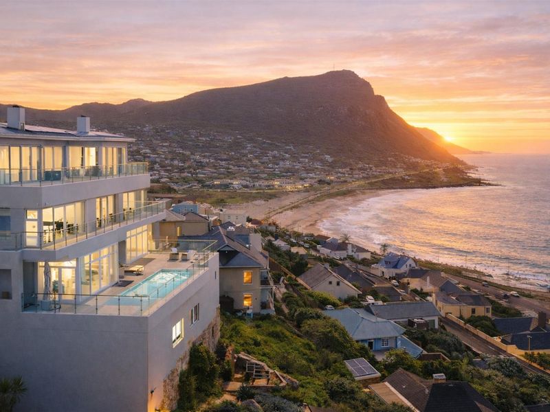 Luxury Villa For Sale in Cairnside. - Photo 2