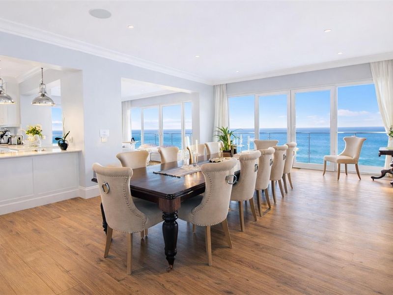 Luxury Villa For Sale in Cairnside. - Photo 9