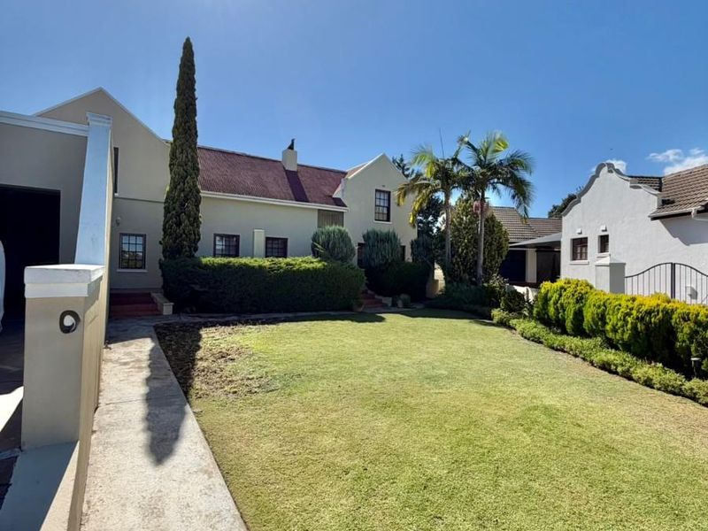 Victorian Double Storey Home with Mountain and Vineyard Views - Photo 3