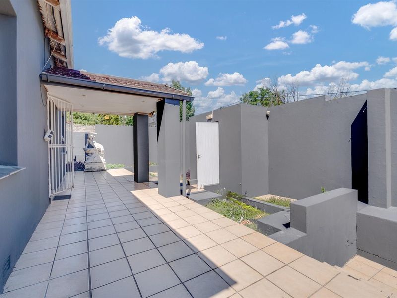 4 Bedroom Investment Opportunity in Westdene - Photo 4