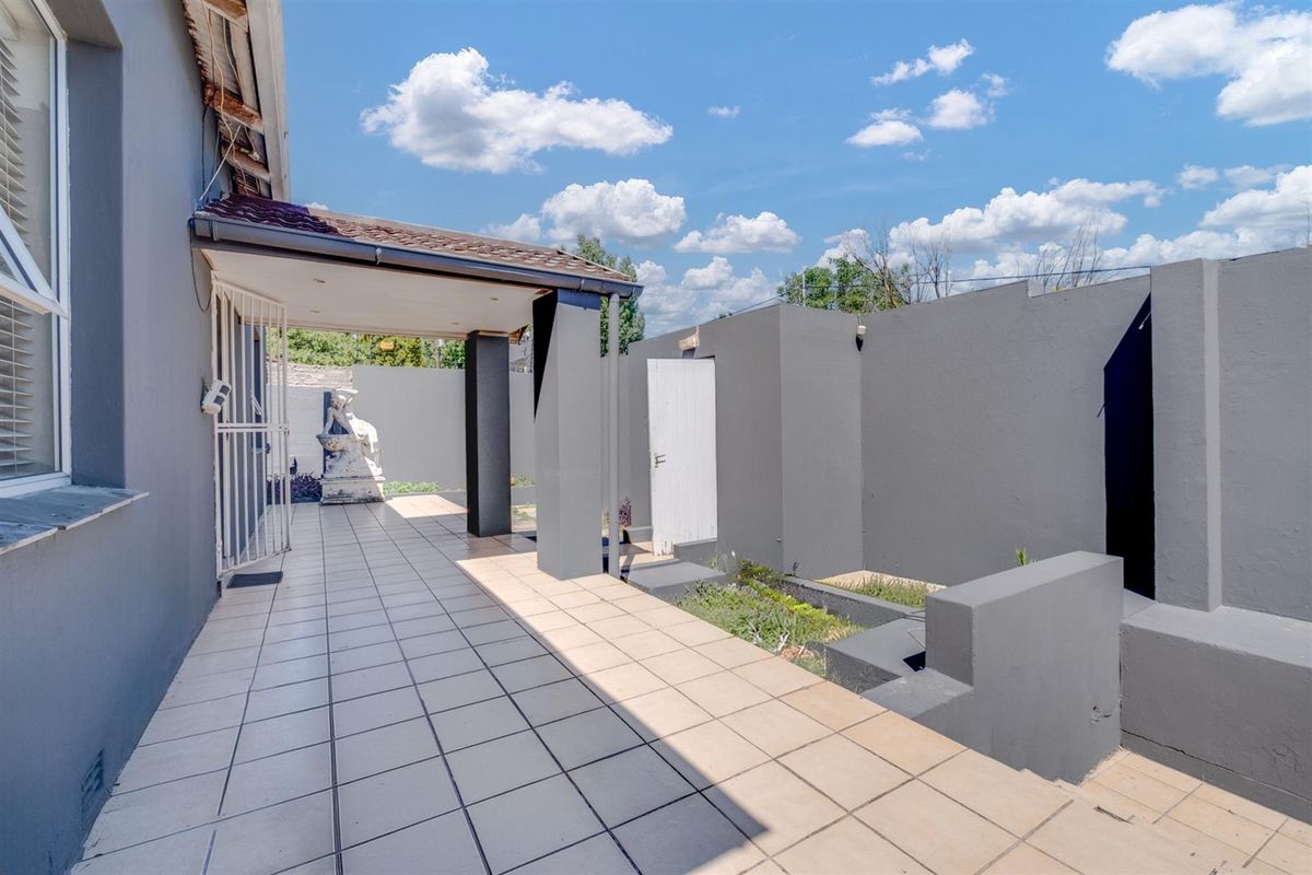 4 Bedroom Investment Opportunity in Westdene - Photo 4