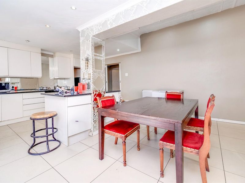 4 Bedroom Investment Opportunity in Westdene - Photo 9