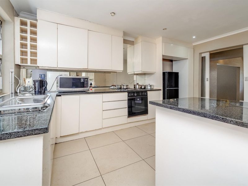 4 Bedroom Investment Opportunity in Westdene - Photo 6